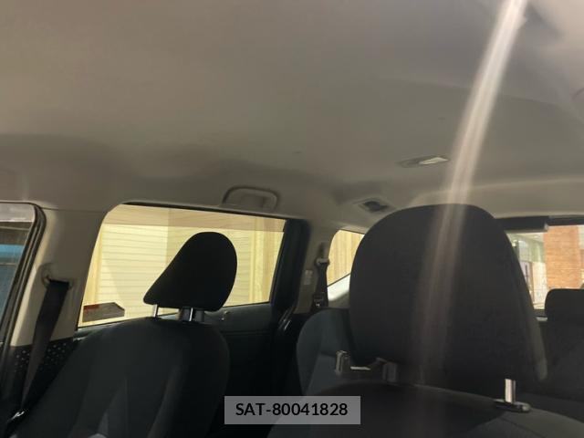 Toyota SIENTA 2015-10 8547439-11