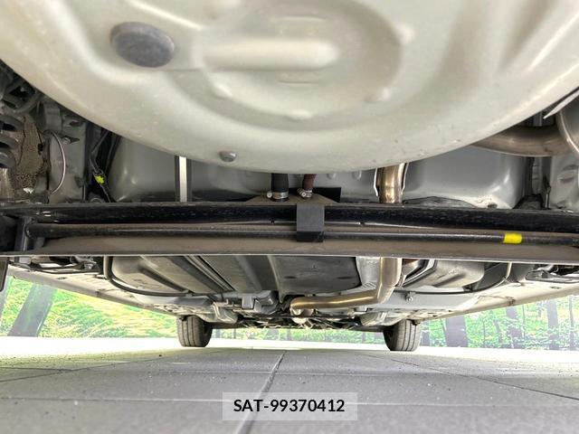 Toyota SIENTA 2016-01 8548631-19