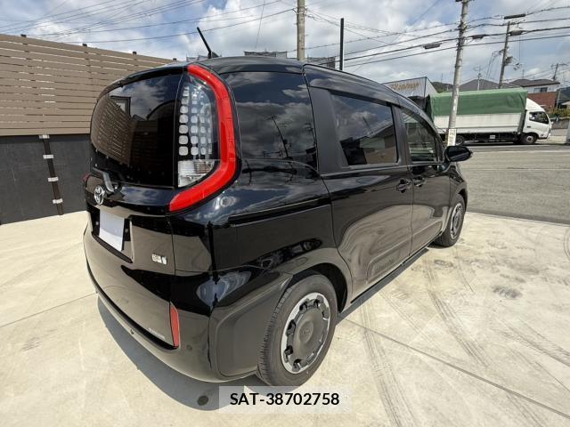 Toyota SIENTA 2022-10 8550031-13