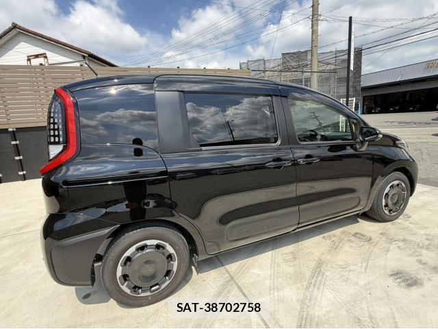 Toyota SIENTA 2022-10 8550031-15