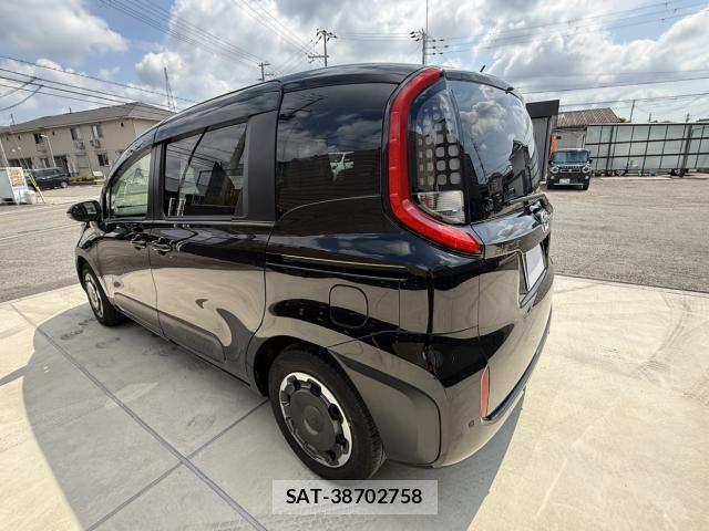 Toyota SIENTA 2022-10 8550031-16
