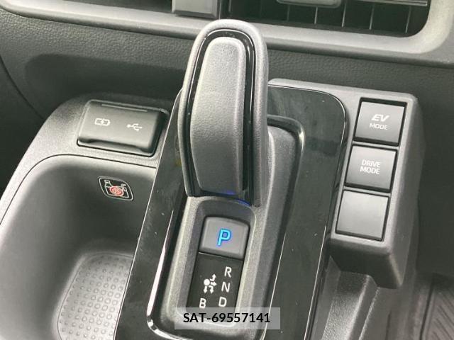 Toyota SIENTA 2023-02 8552342-17