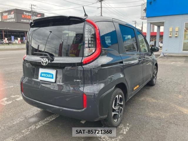 Toyota SIENTA 2024-10 8552477-2