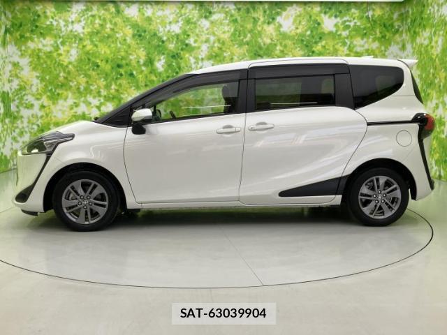 Toyota SIENTA 2021-10 8552597-1