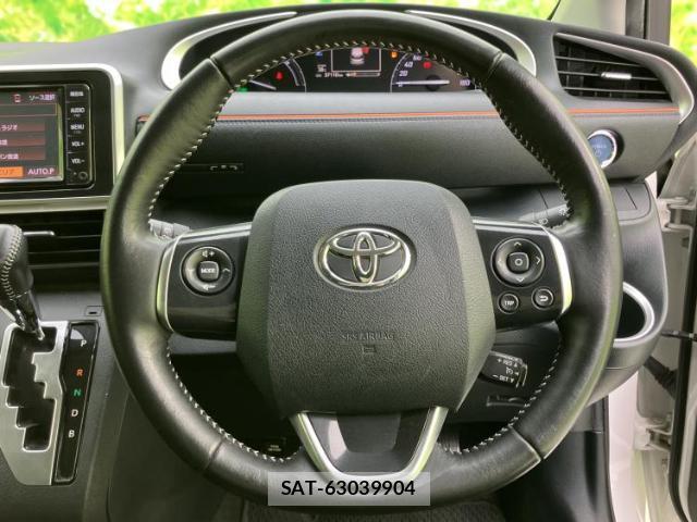 Toyota SIENTA 2021-10 8552597-13