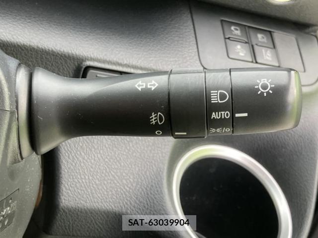 Toyota SIENTA 2021-10 8552597-14