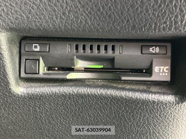 Toyota SIENTA 2021-10 8552597-17