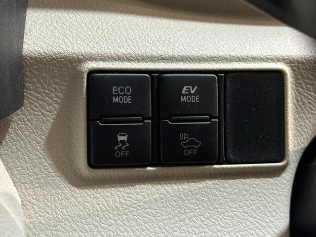 Toyota SIENTA 2015-11 8552792-5