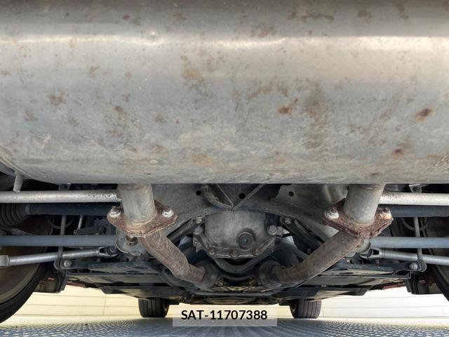 Nissan SKYLINE 2014-05 8551709-18