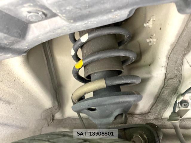 Suzuki SPACIA 2013-10 8551396-17