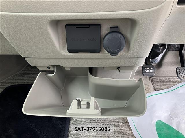 Suzuki SPACIA 2013-09 8546786-17