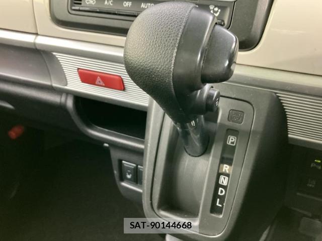 Suzuki SPACIA 2018-04 8551480-16
