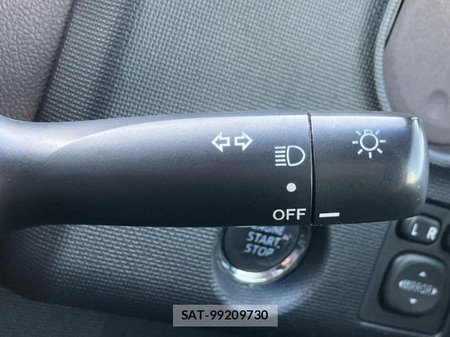 Toyota SPADE 2013-08 8546070-13