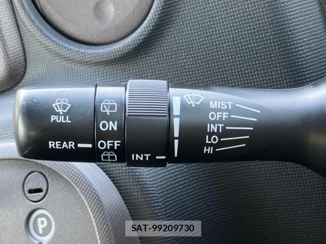 Toyota SPADE 2013-08 8546070-14