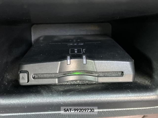 Toyota SPADE 2013-08 8546070-16