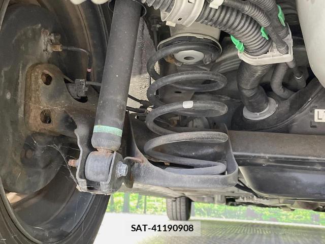 Toyota SPADE 2017-02 8546463-19