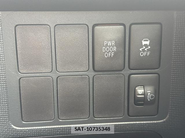 Toyota SPADE 2015-04 8548995-9