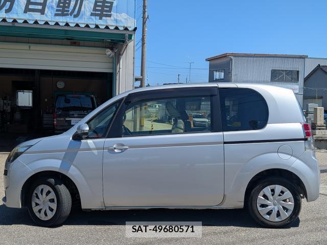 Toyota SPADE 2013-09 8551951-11