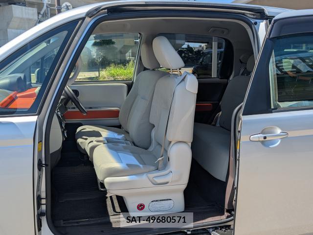 Toyota SPADE 2013-09 8551951-7