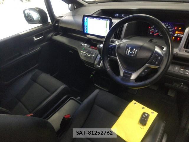 Honda e 2013-10 8546445-2