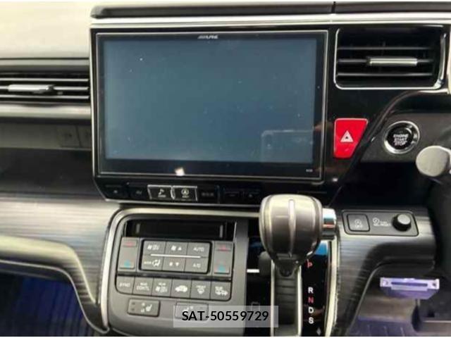 Honda e 2015-05 8548171-2