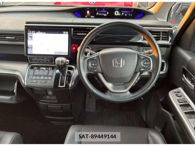 Honda e 2022-03 8548337-2