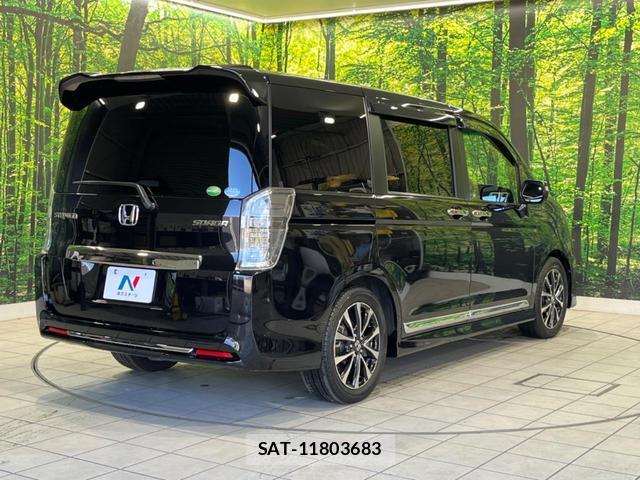 Honda e 2013-03 8549935-17
