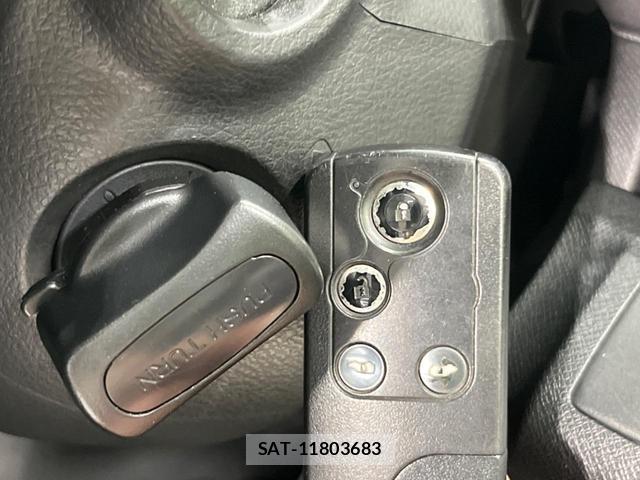 Honda e 2013-03 8549935-6