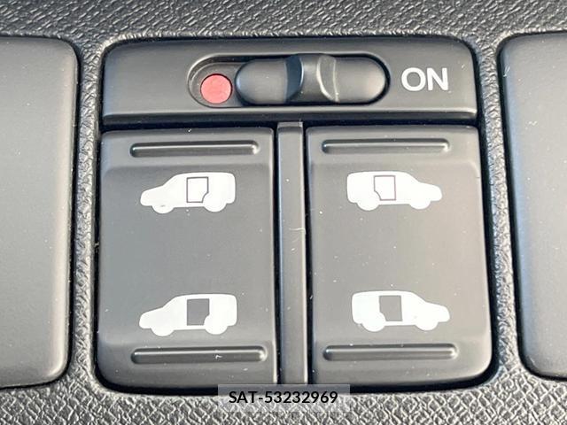 Honda e 2012-05 8549938-2