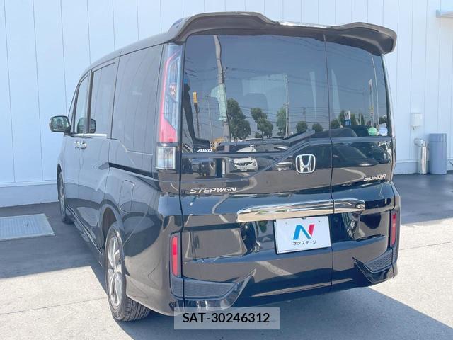 Honda e 2016-02 8551318-17