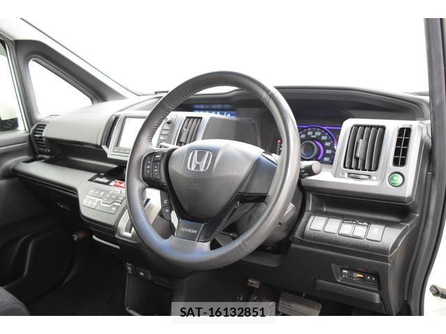 Honda e 2009-12 8551319-16