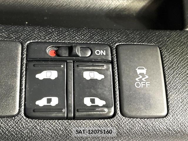 Honda e 2012-01 8551899-4