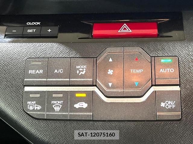 Honda e 2012-01 8551899-6