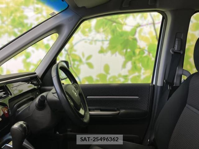 Honda e 2015-06 8552636-6