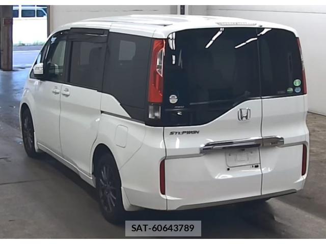Honda e 2015-08 8548331-1