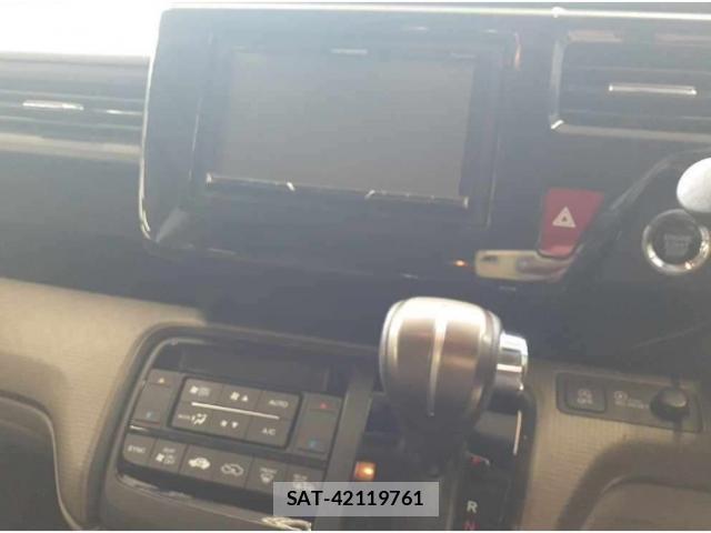 Honda e 2017-07 8548332-2