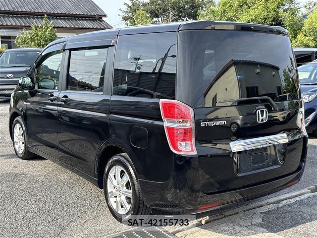 Honda e 2011-08 8548555-1