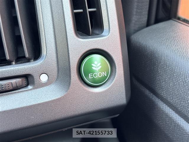 Honda e 2011-08 8548555-10