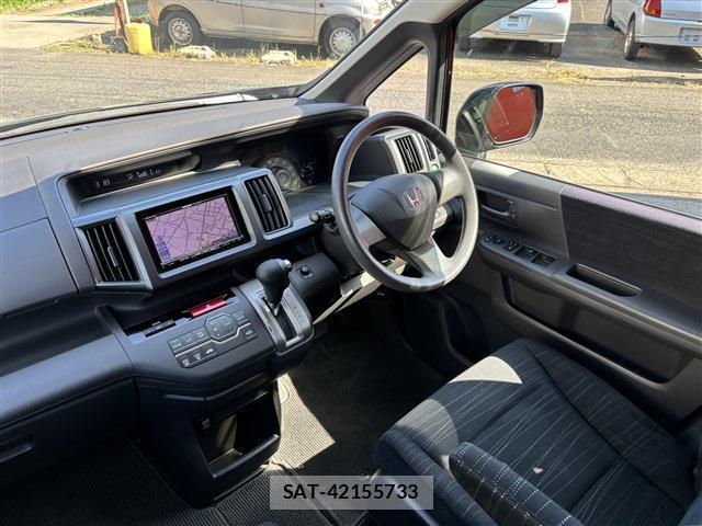 Honda e 2011-08 8548555-2