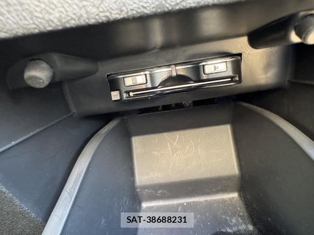 Honda e 2009-03 8548705-17