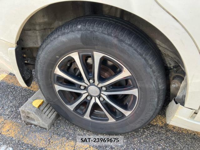 Honda e 2010-01 8551155-12