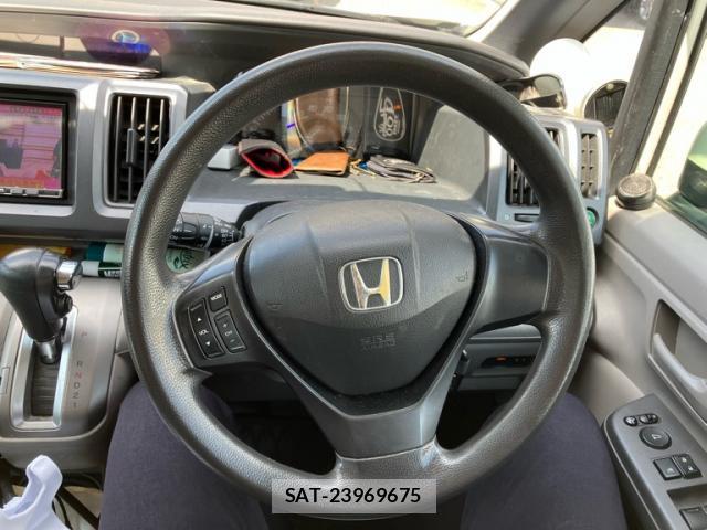 Honda e 2010-01 8551155-18