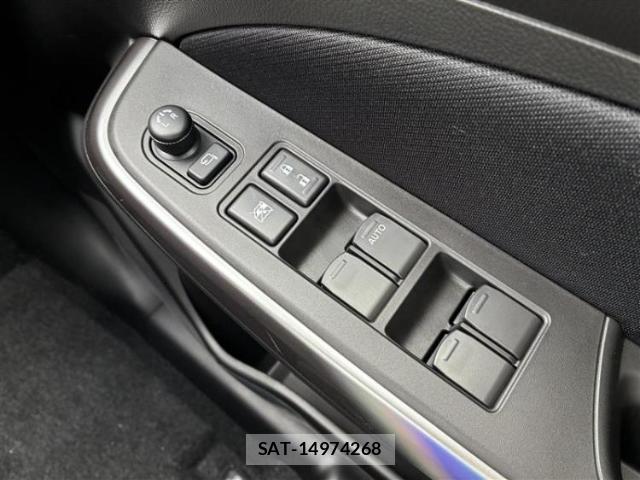 Suzuki SWIFT 2025-10 8547892-16