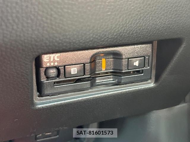 Suzuki SWIFT 2023-08 8549243-7