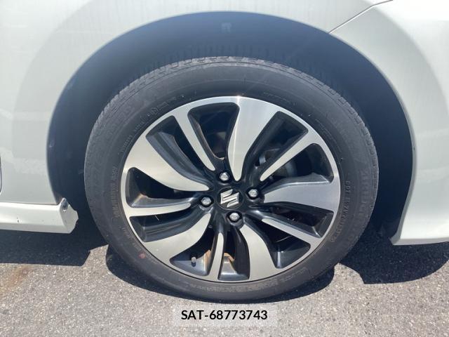 Suzuki SWIFT 2019-09 8550548-7