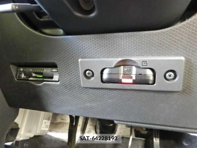 Daihatsu TANTO 2022-04 8545568-10