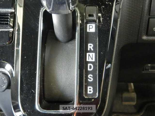 Daihatsu TANTO 2022-04 8545568-9