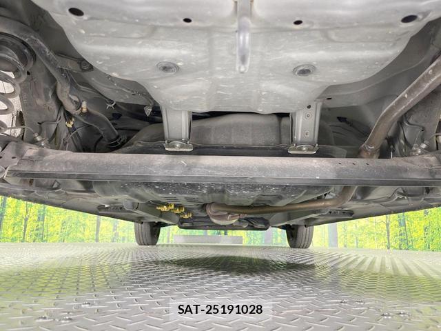 Daihatsu TANTO 2017-11 8547698-18