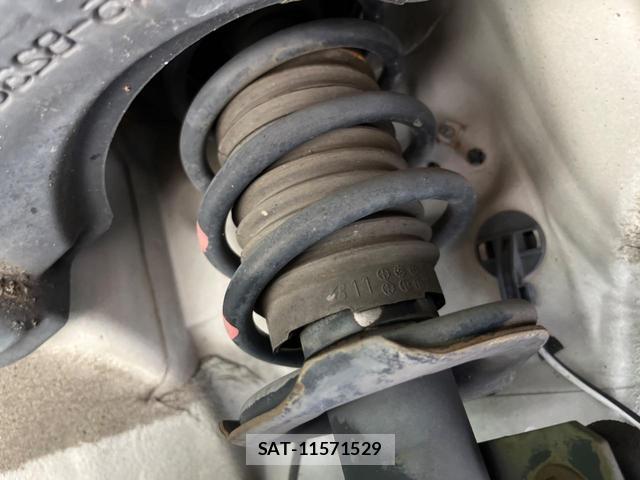Daihatsu TANTO 2015-10 8549931-18