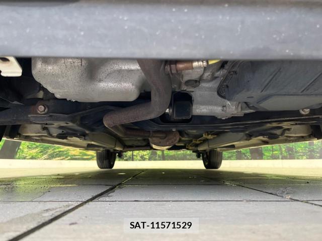 Daihatsu TANTO 2015-10 8549931-19